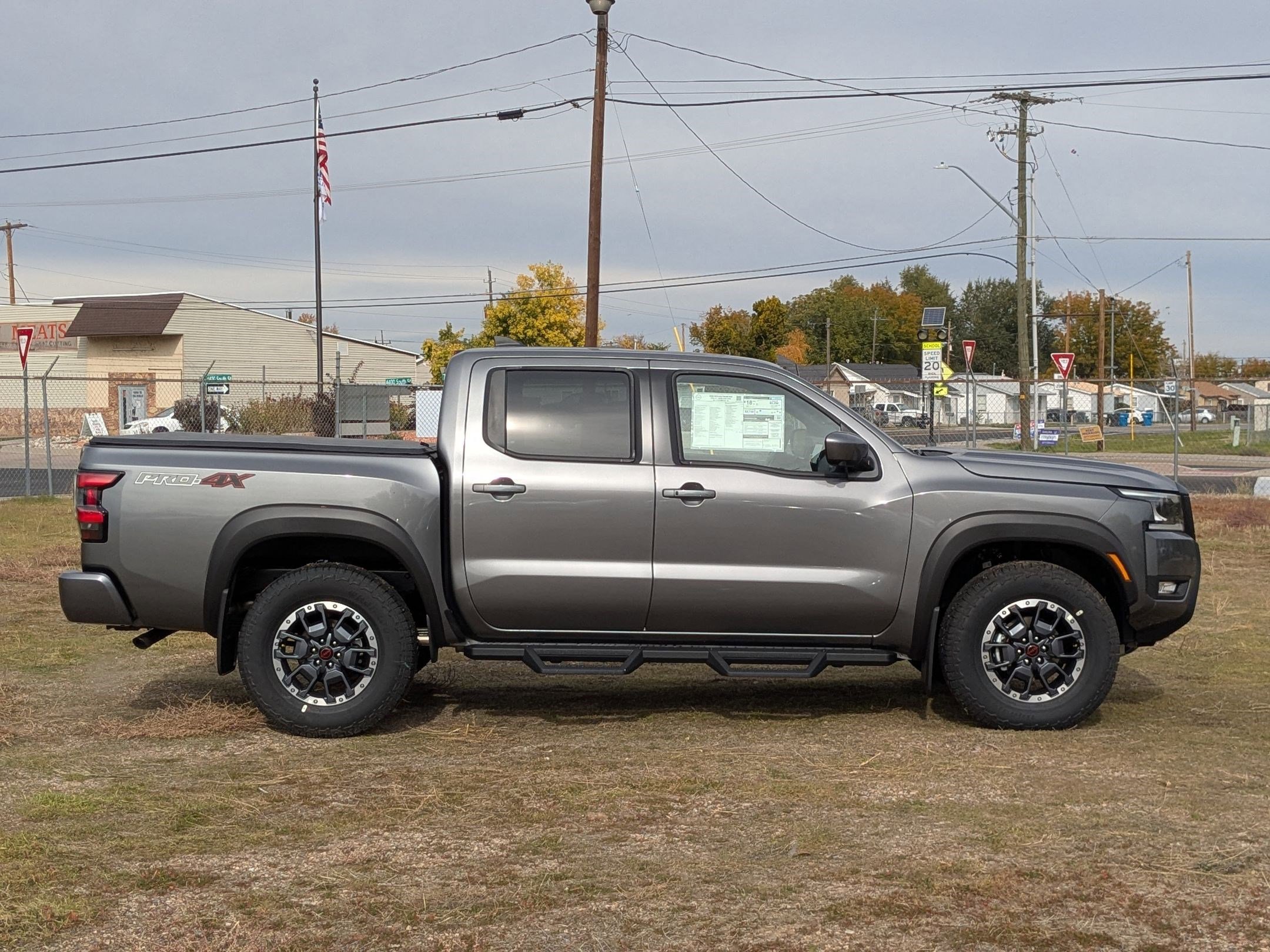 2026 Nissan Frontier Crew Cab PRO-4X photo 2