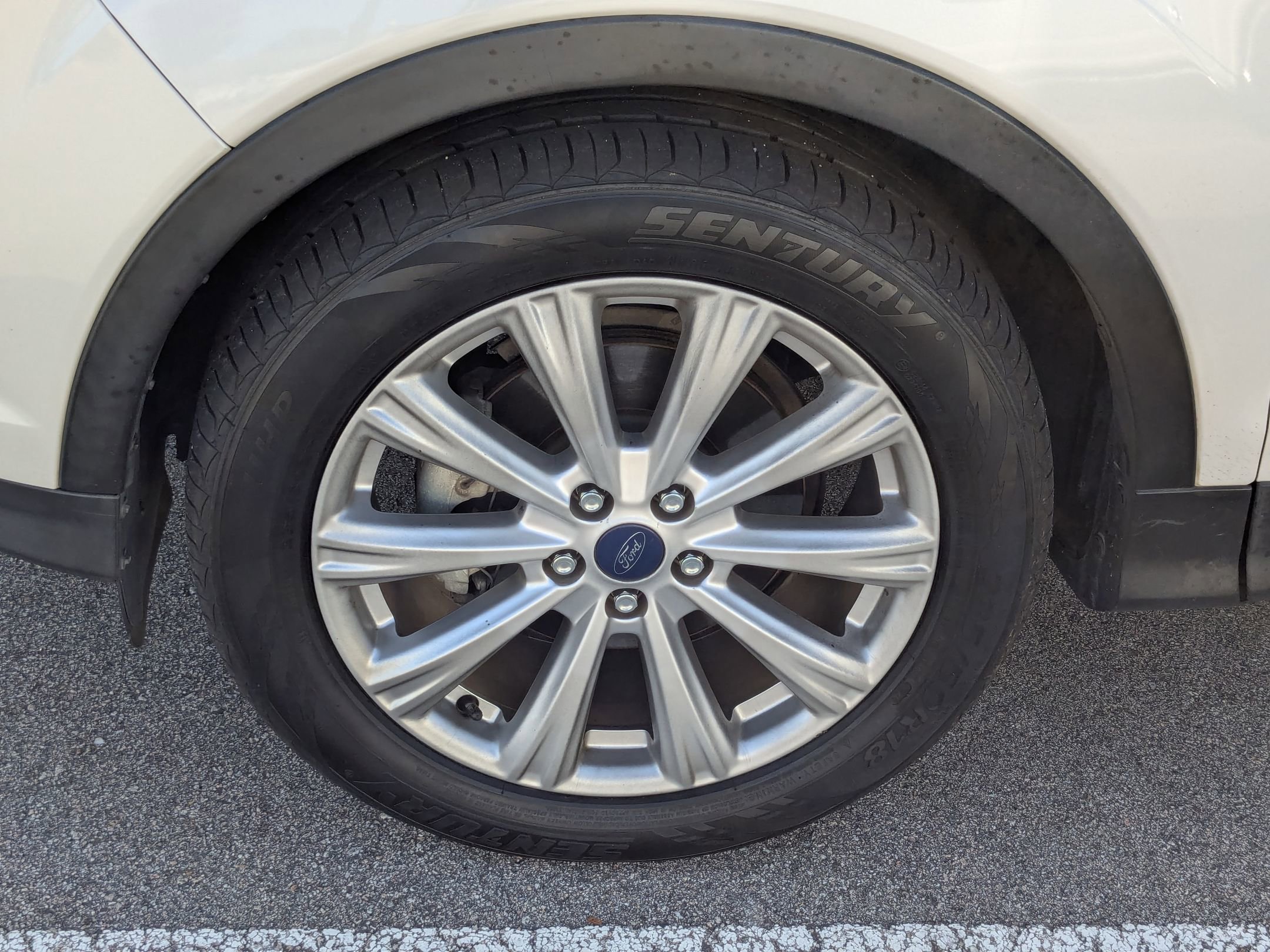 2017 Ford Escape Titanium photo 4