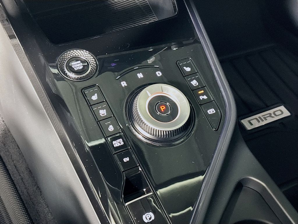 2025 Kia Niro Plug-In Hybrid SX Touring photo 15