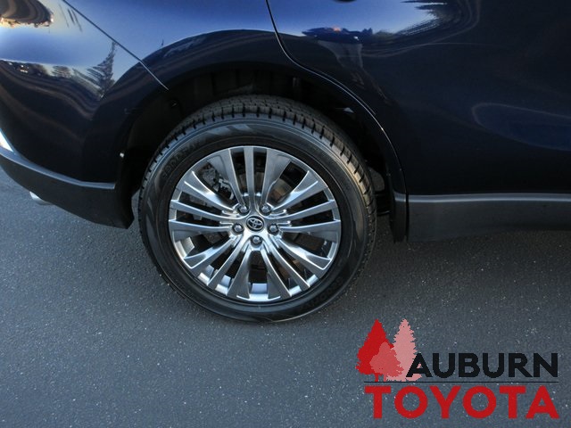 2021 Toyota Venza Limited photo 3
