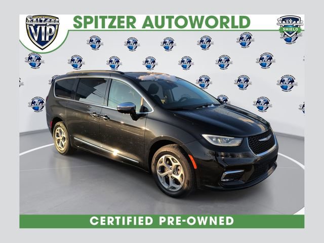 2023 Chrysler Pacifica Limited's photo