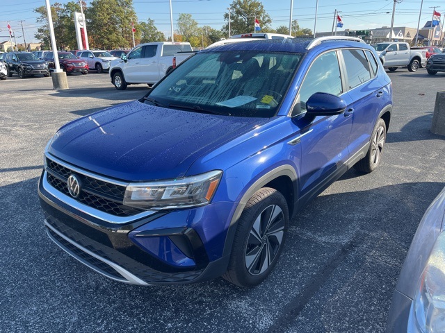 2024 Volkswagen Taos SE photo 3