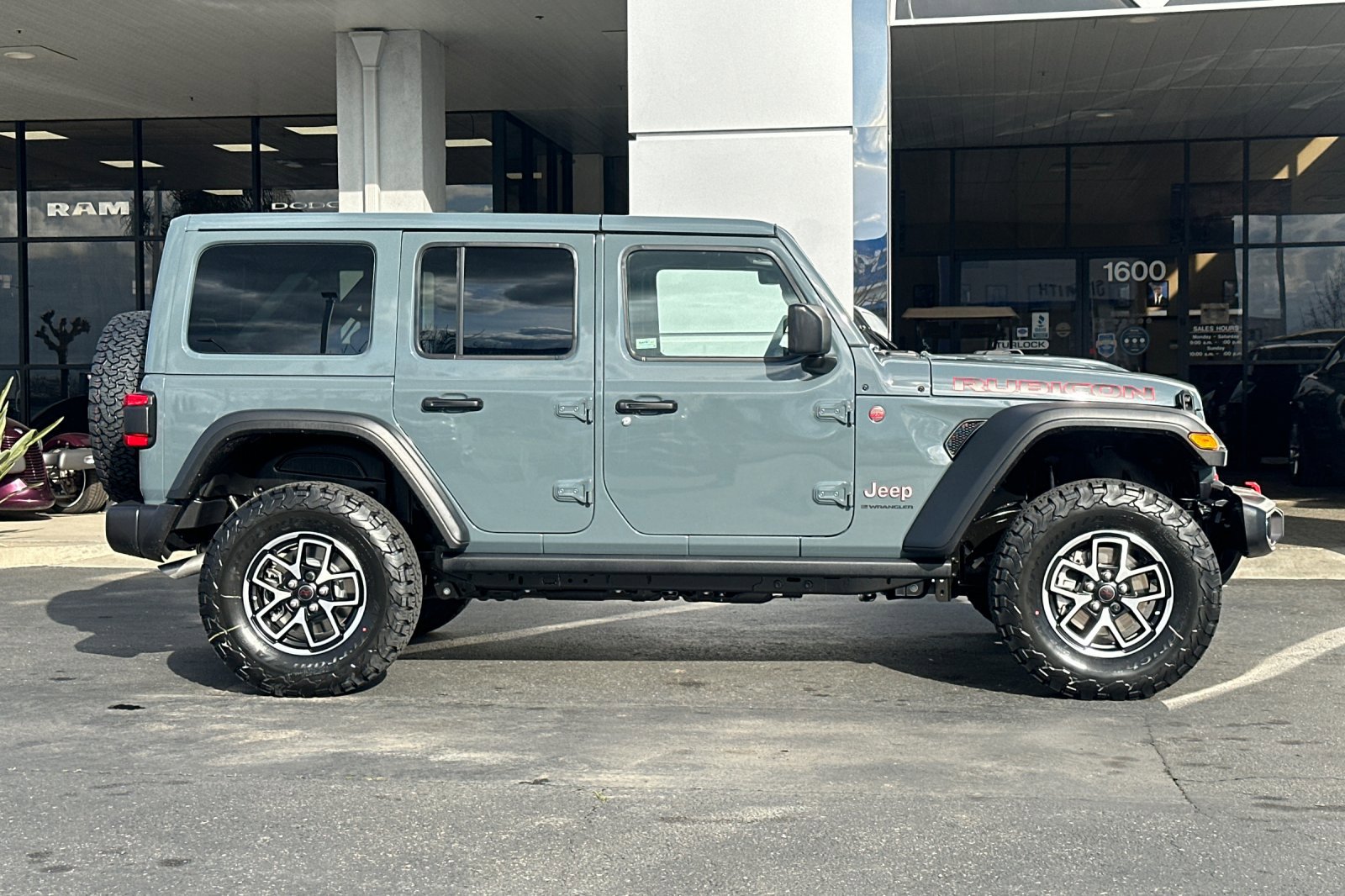 2025 Jeep Wrangler Rubicon photo 3