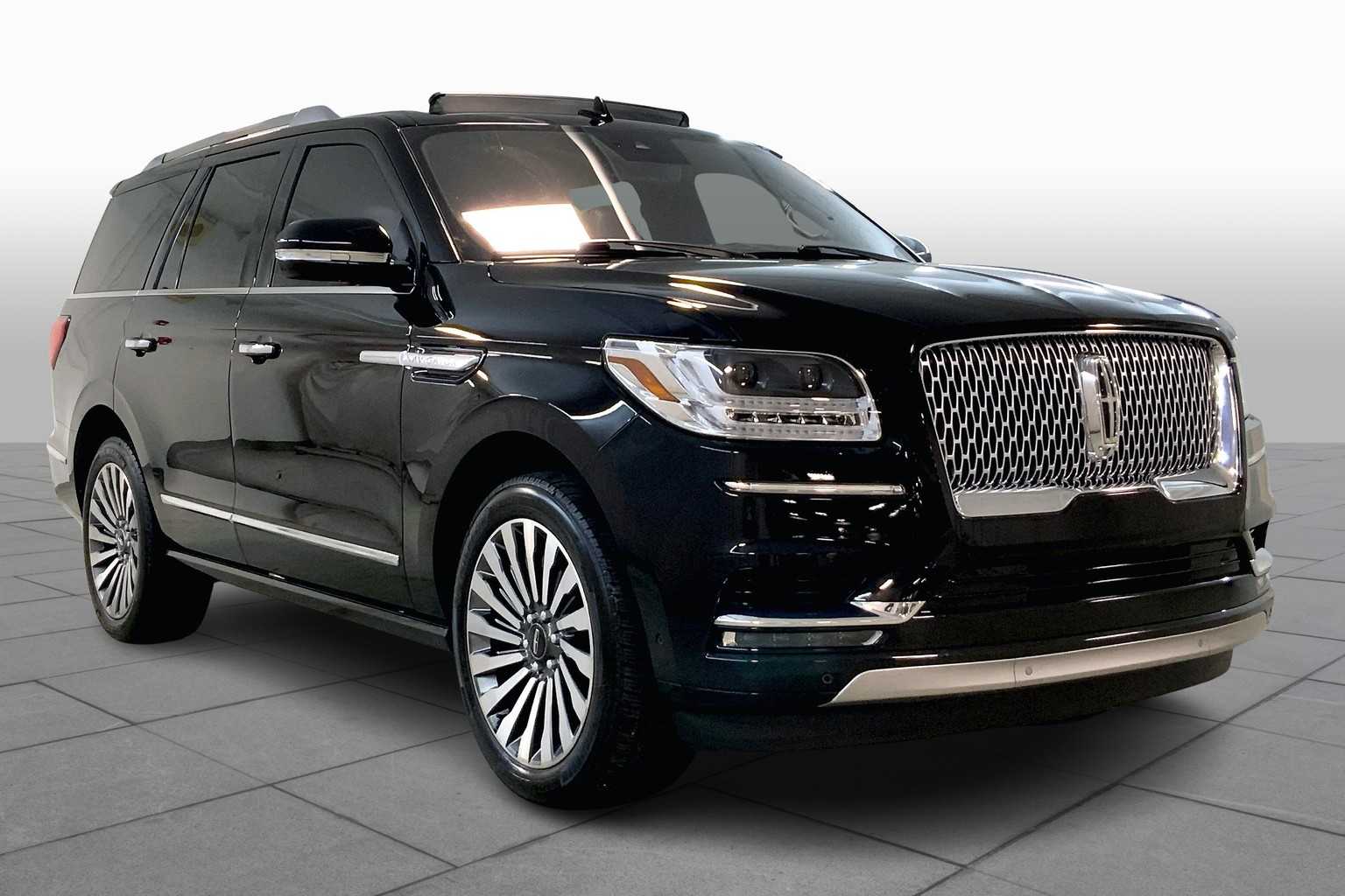Used 2019 Lincoln Navigator Reserve with VIN 5LMJJ2LT9KEL25635 for sale in Kansas City