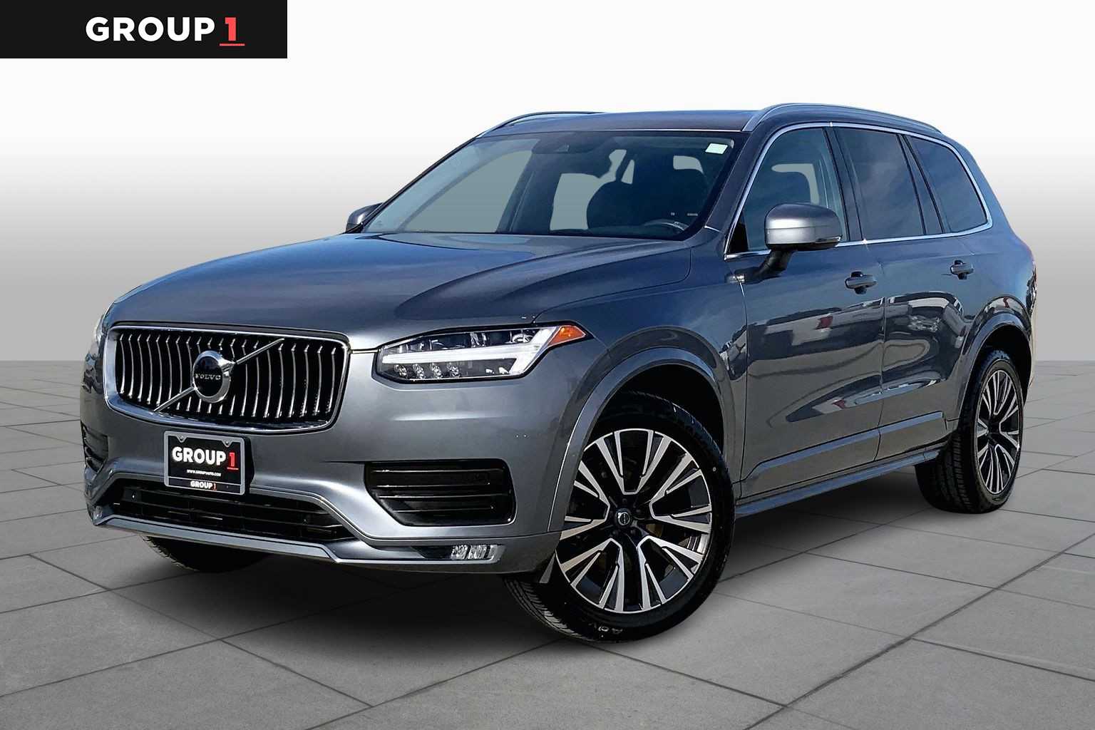 2020 Volvo XC90 Momentum's photo