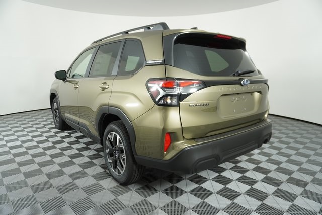 2025 Subaru Forester Premium photo 3