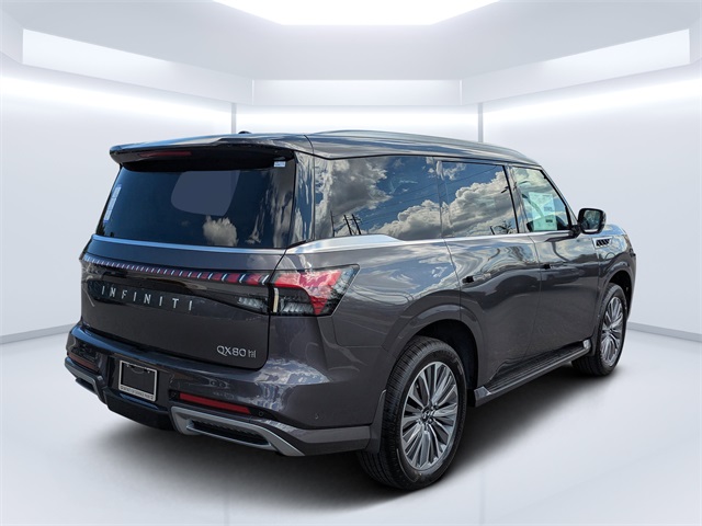 2026 Infiniti QX80 Luxe photo 3