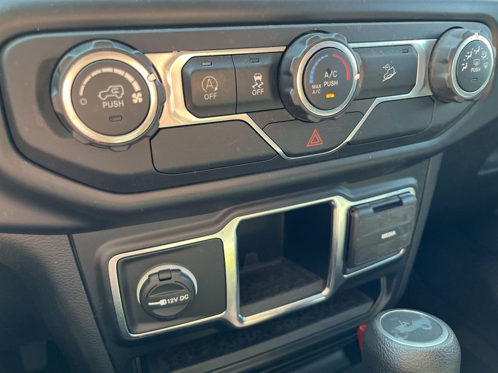 2019 Jeep Wrangler Sport photo 17