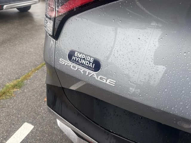 2023 Kia Sportage Hybrid LX photo 3