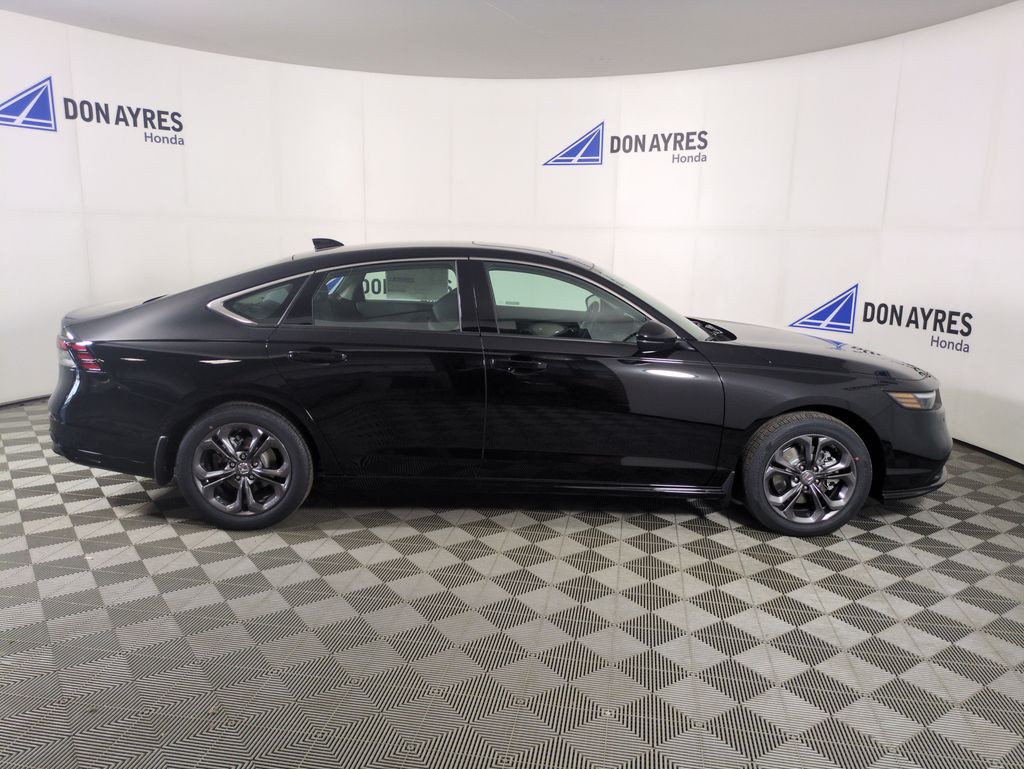 2025 Honda Accord Hybrid EX-L photo 6