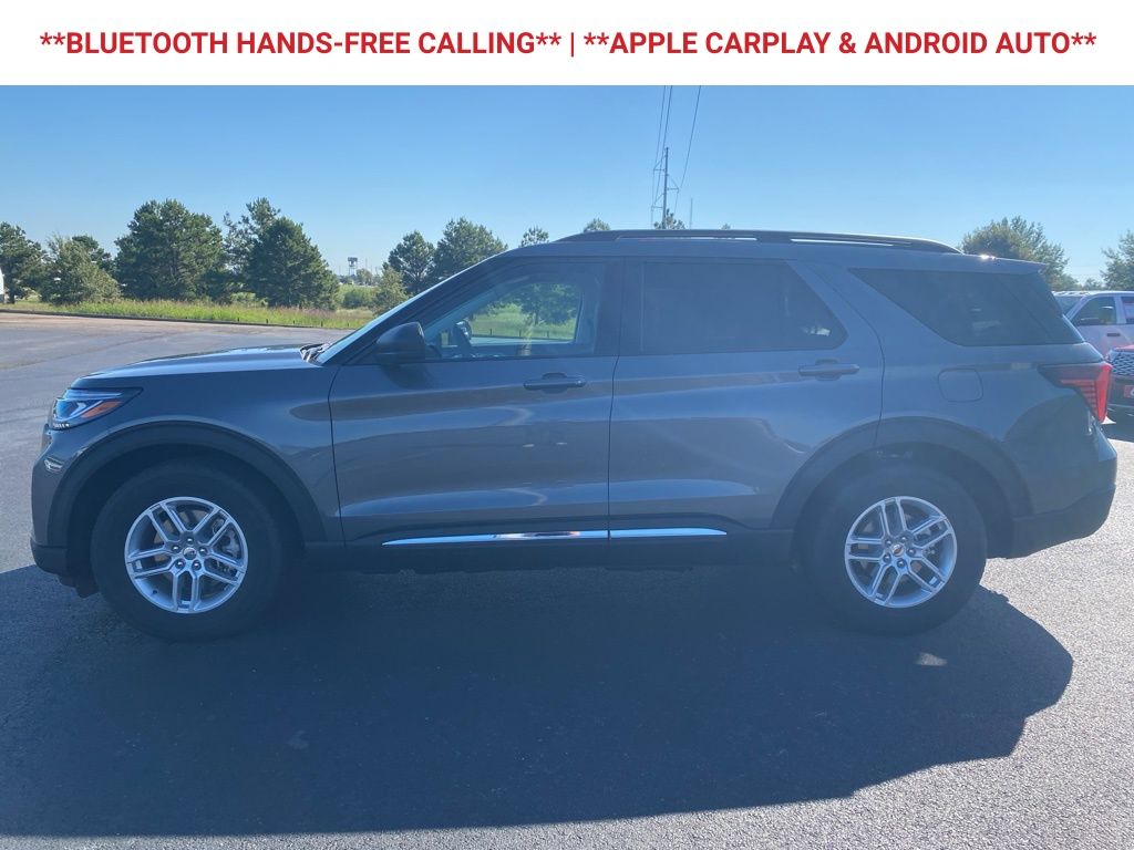2025 Ford Explorer photo 4