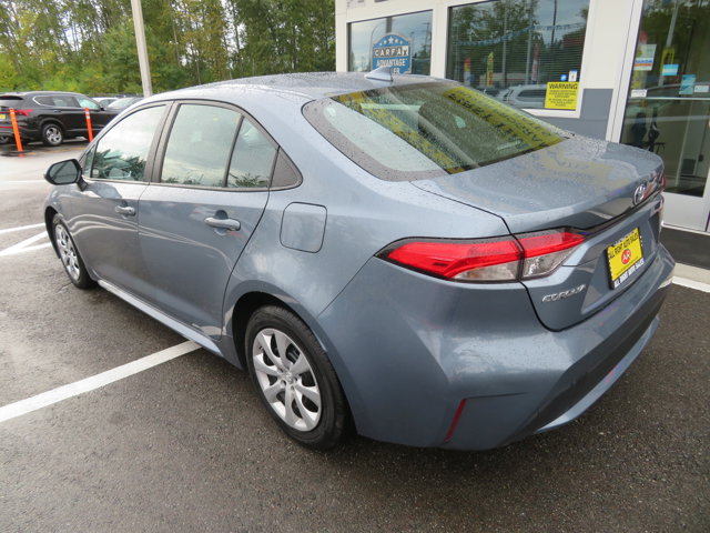 2022 Toyota Corolla LE photo 3