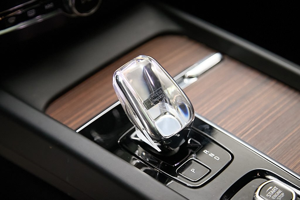 2023 VOLVO XC60 - Image 18