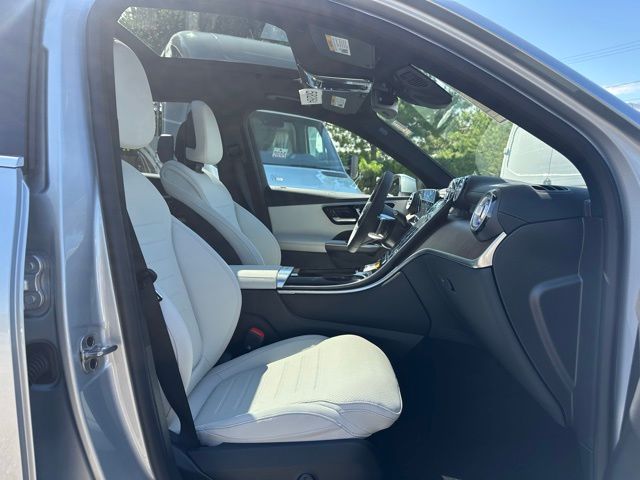 2026 Mercedes Benz GLC 300 4MATIC photo 24