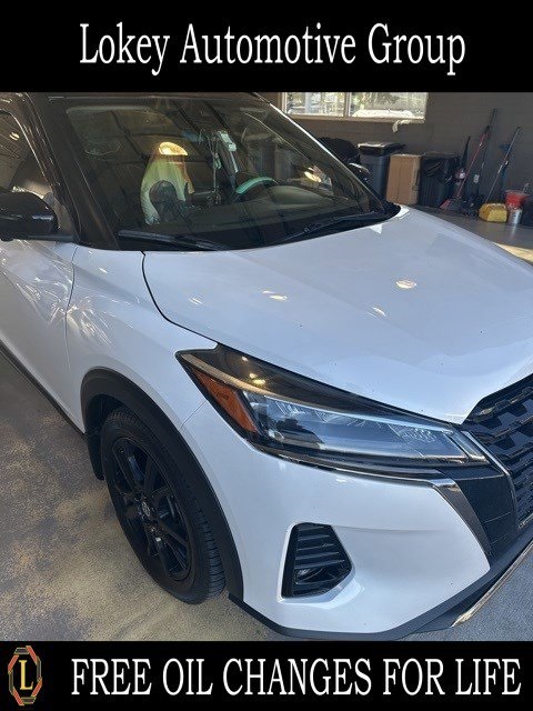 2021 Nissan Kicks SR