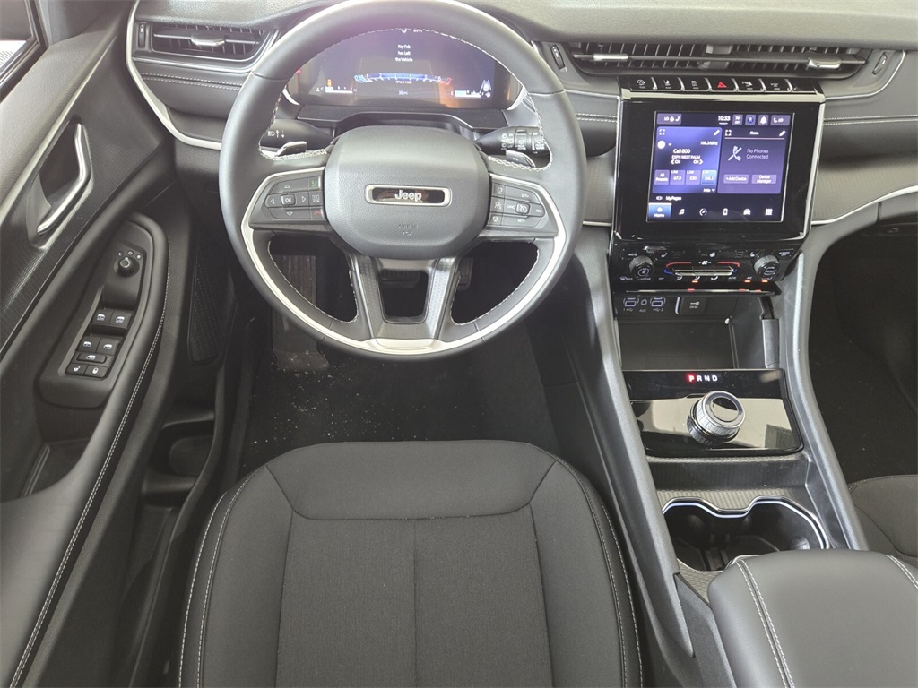 2025 Jeep Grand Cherokee Laredo photo 7