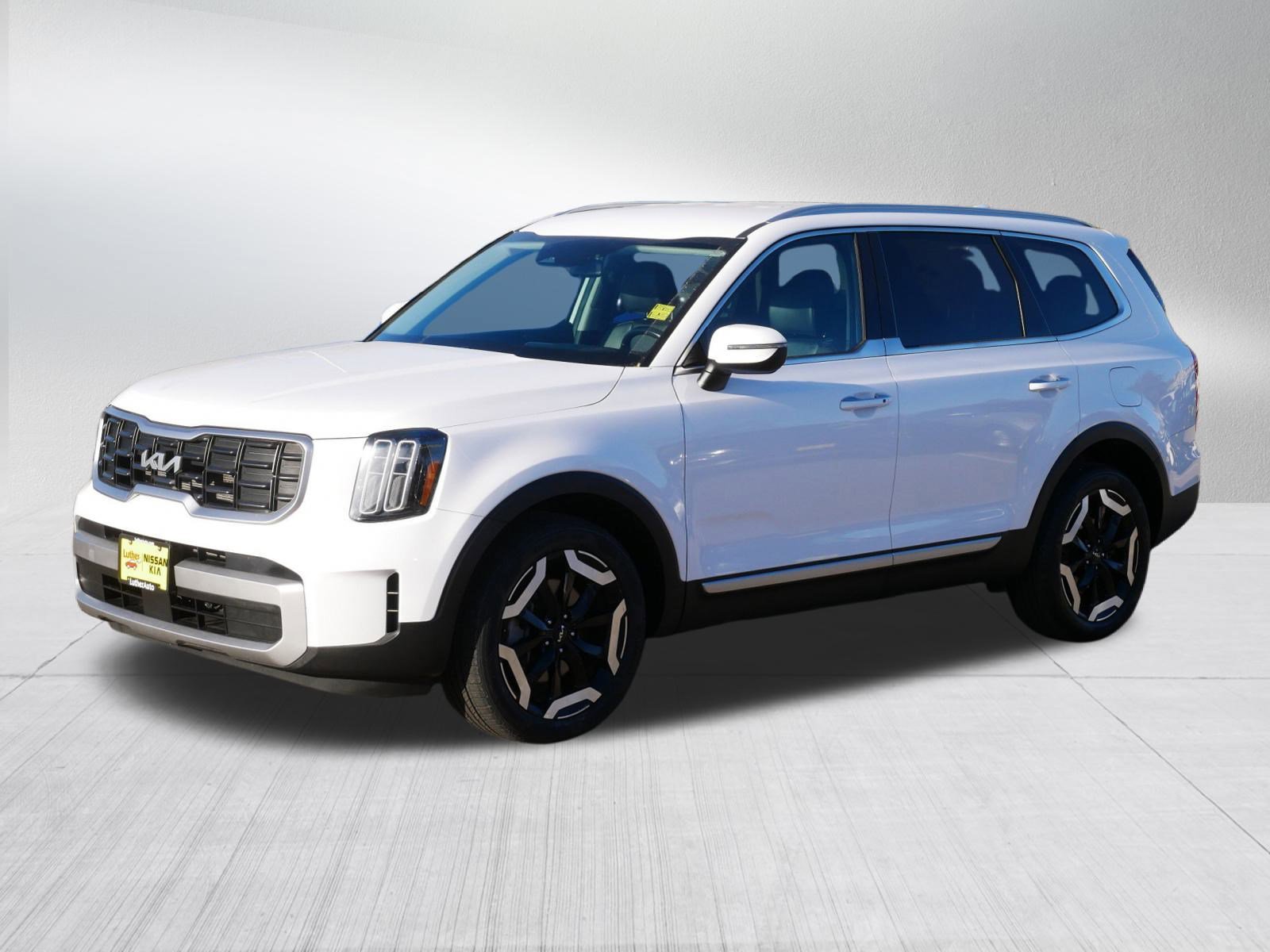 2023 Kia Telluride S photo 3