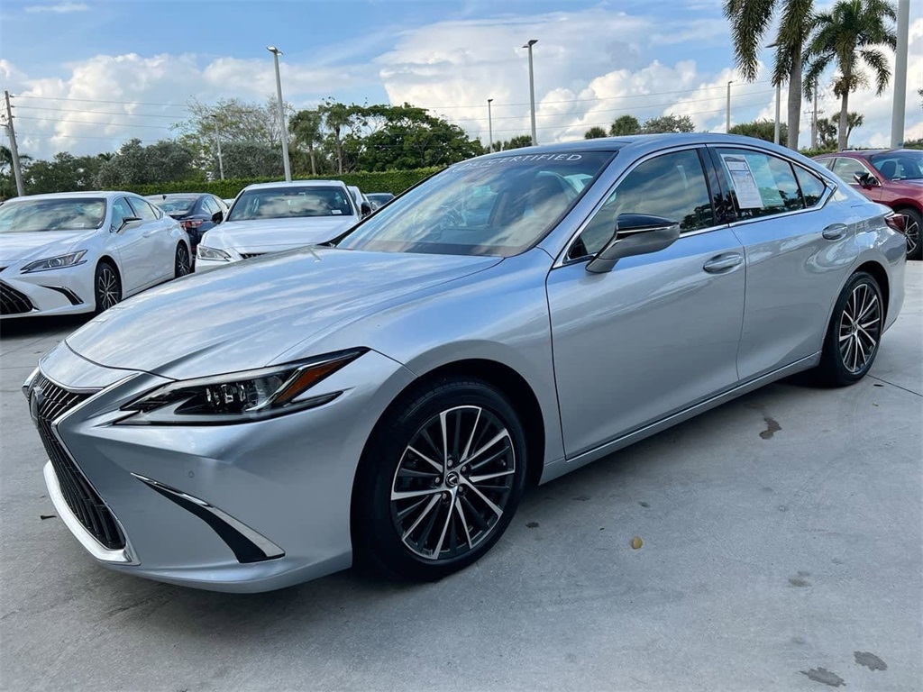 2023 Lexus ES 350 photo 3