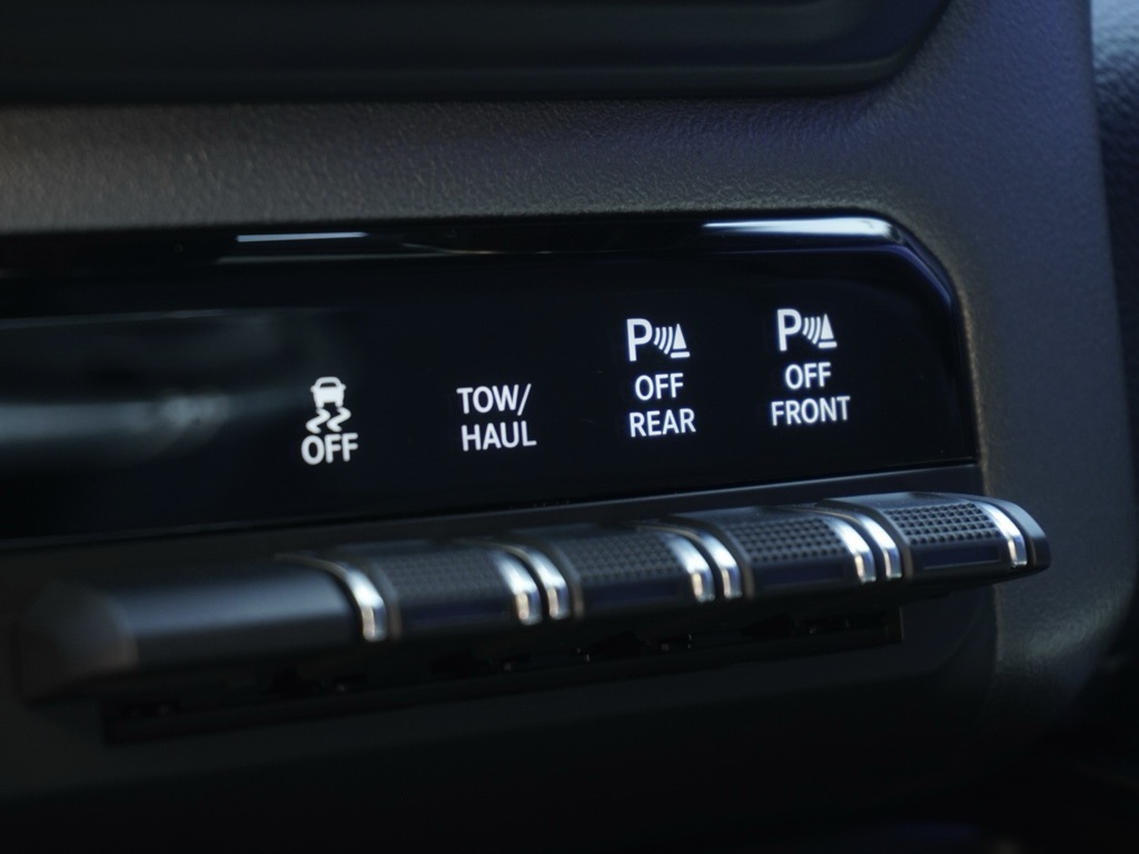 2020 Ram 1500 Big Horn Night Edition photo 15
