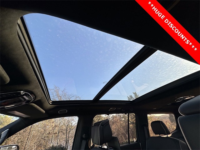 2023 Jeep Grand Wagoneer III photo 32