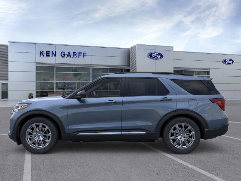 2025 Ford Explorer photo 2