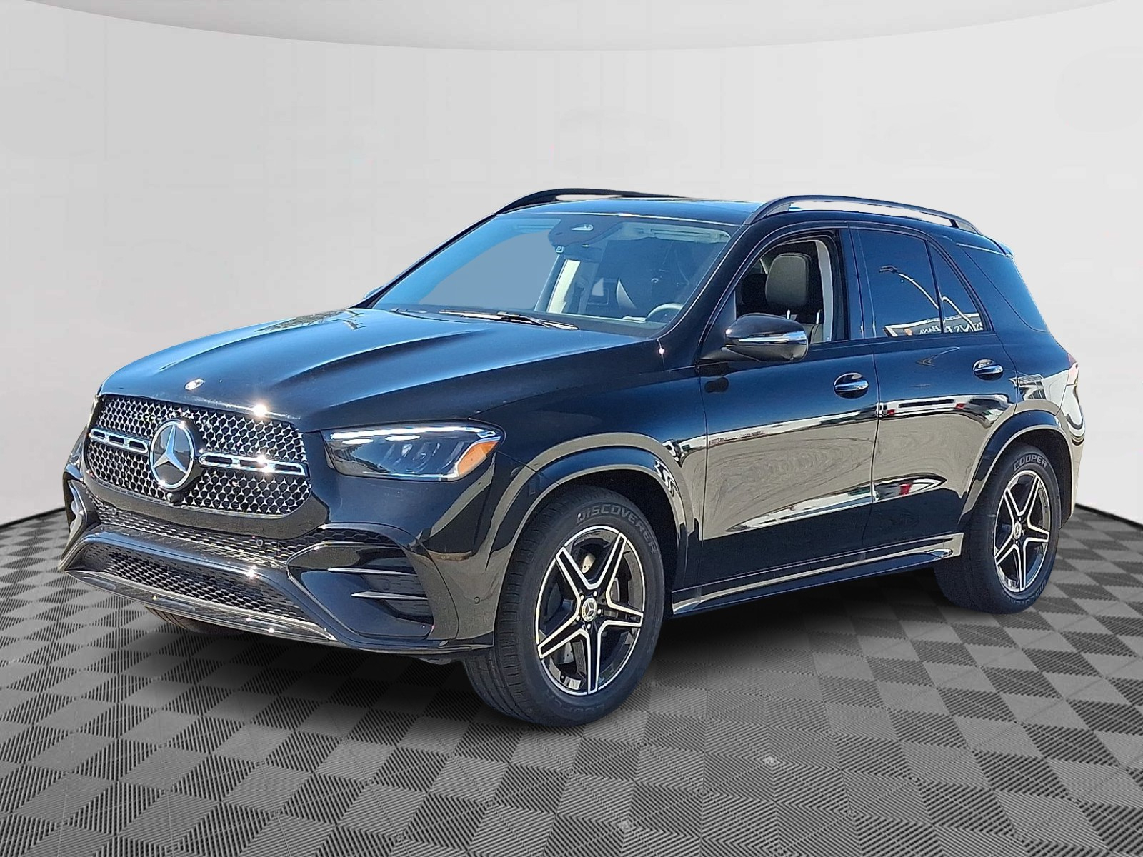 2026 Mercedes Benz GLE 350 4MATIC photo 3