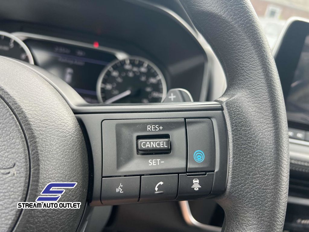 2024 Nissan Rogue SV photo 15