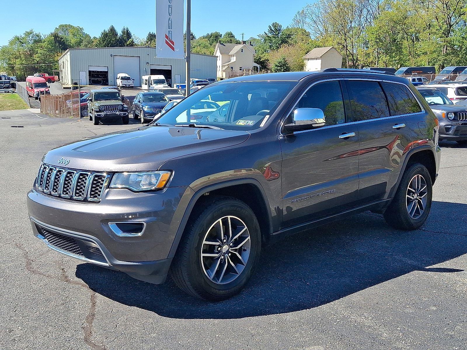 2017 Jeep Grand Cherokee Limited photo 3
