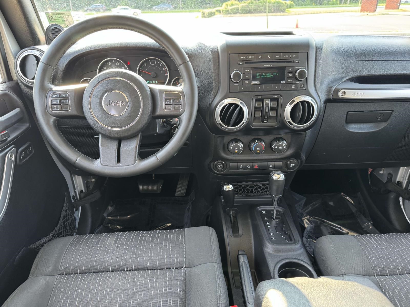 2011 Jeep Wrangler Unlimited Sahara photo 2