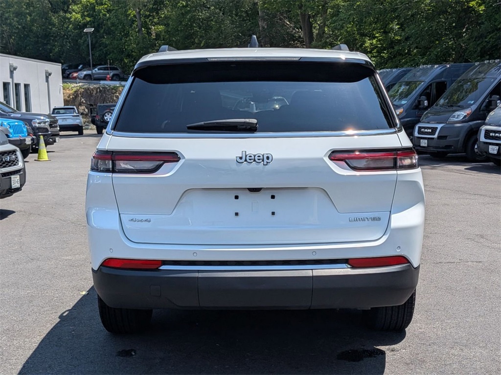 2025 Jeep Grand Cherokee Limited photo 3