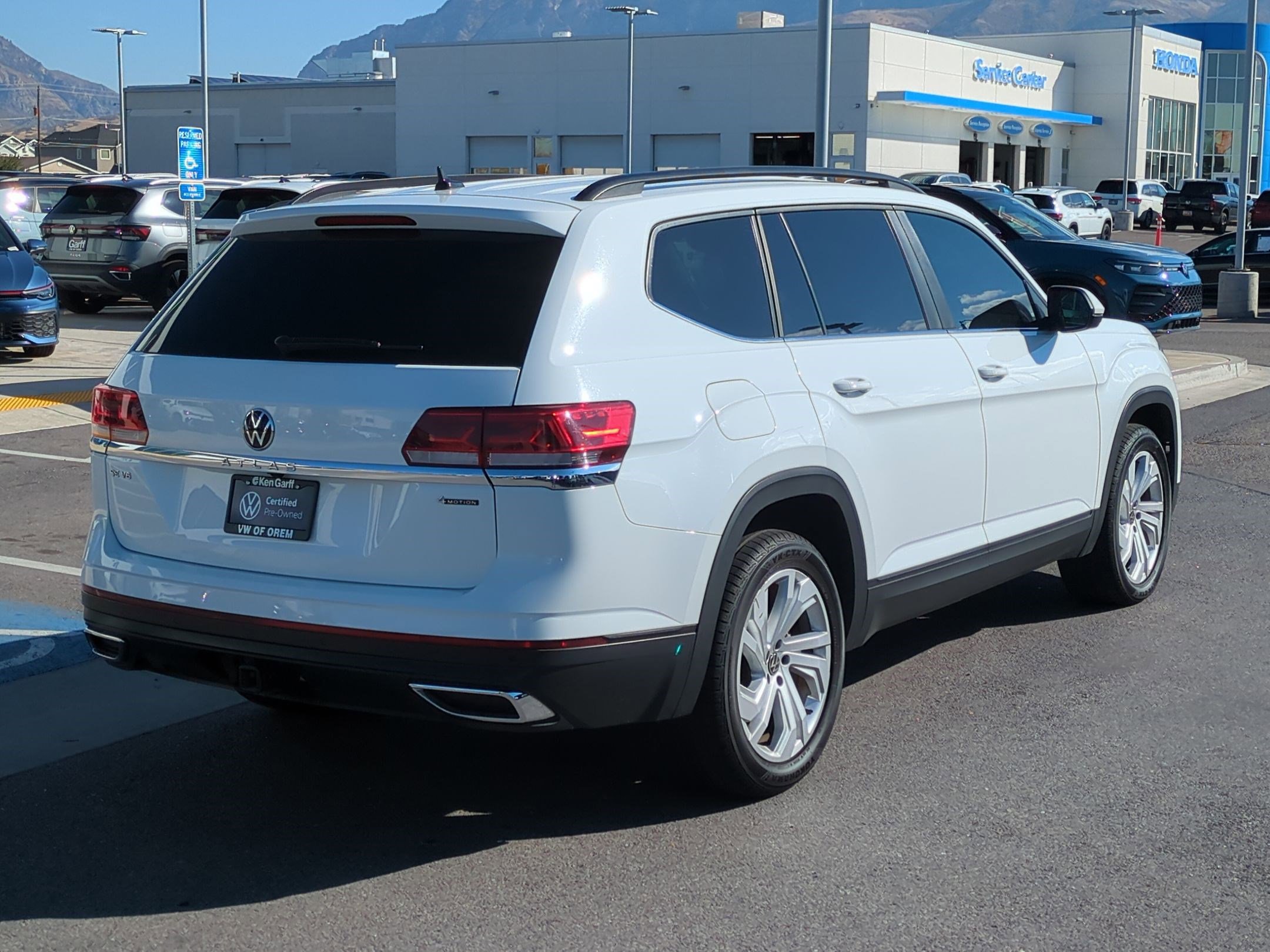 2023 Volkswagen Atlas V6 SE Technology photo 3
