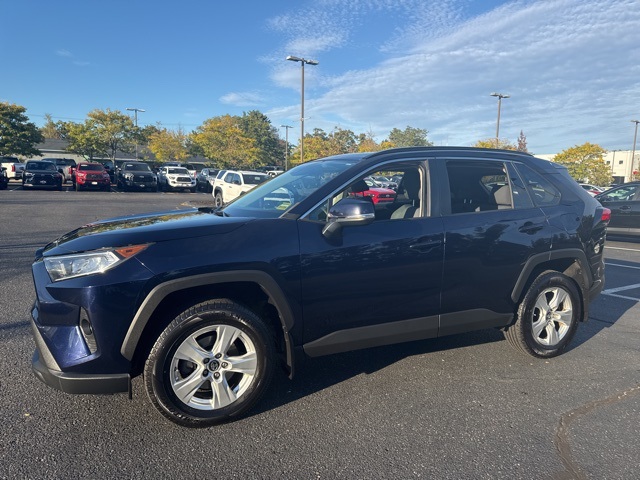 2019 Toyota RAV4 XLE photo 7