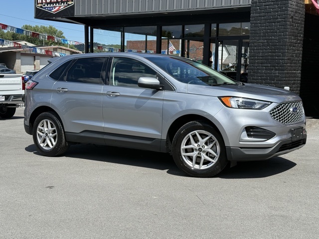 2024 Ford Edge SEL photo 2