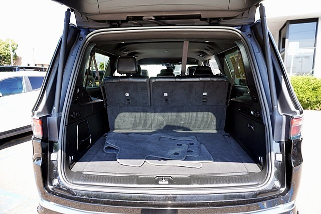 2023 Jeep Wagoneer L Series II photo 12