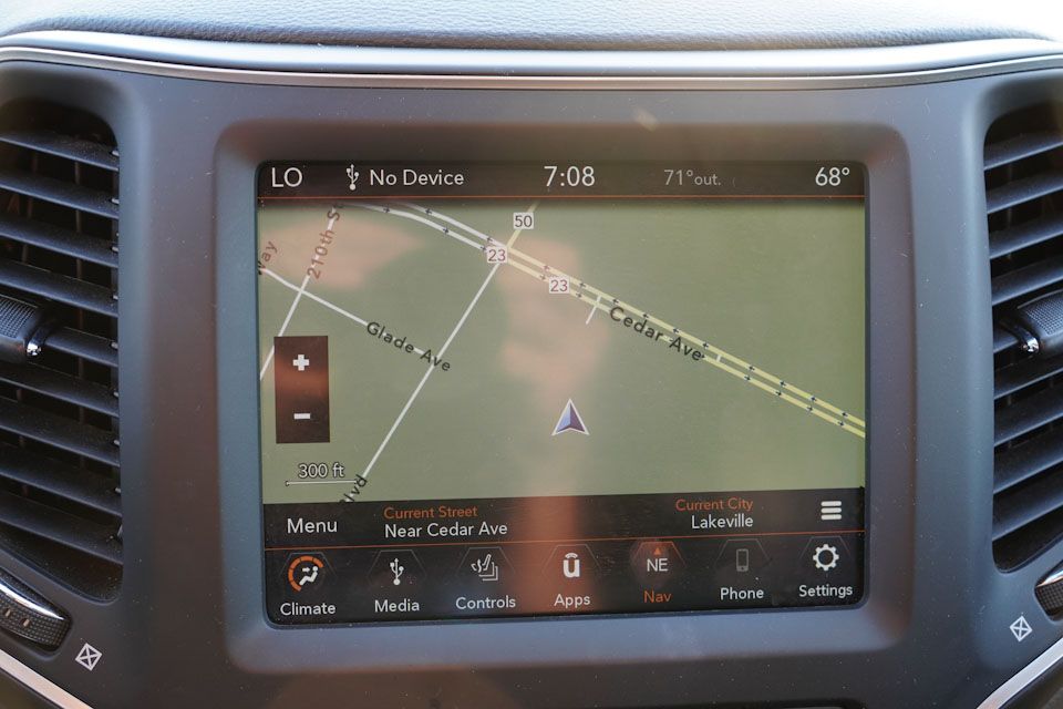 2023 Jeep Cherokee Altitude photo 5