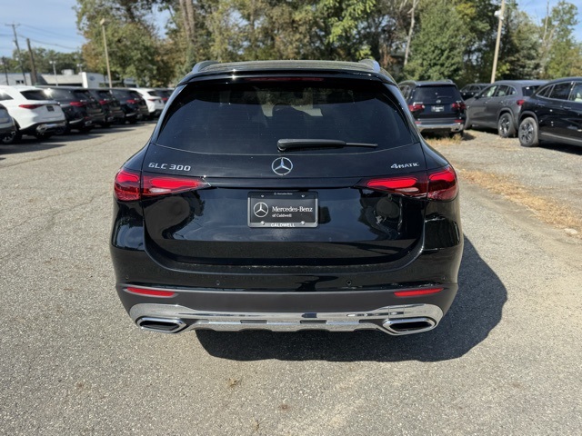 2026 Mercedes Benz GLC 300 4MATIC photo 3
