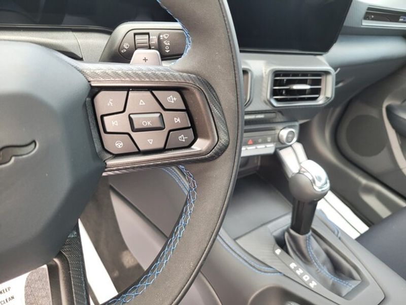 2025 Ford Mustang Dark Horse photo 23