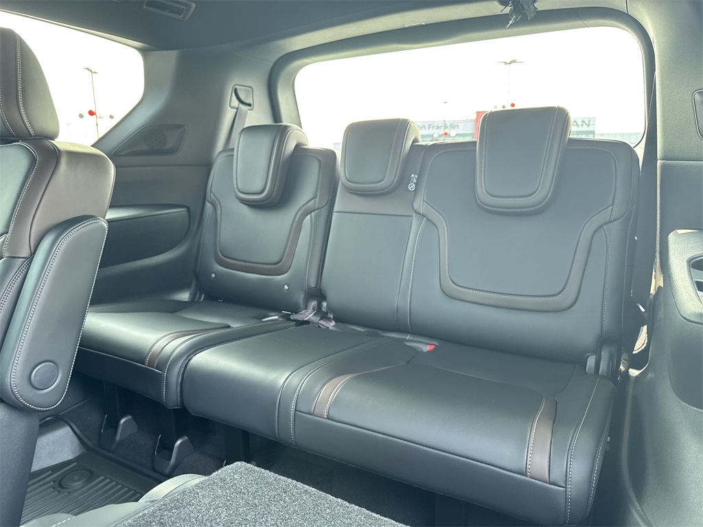 2025 Nissan Armada SL photo 27