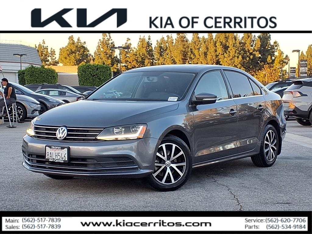 2017 Volkswagen Jetta SE's photo