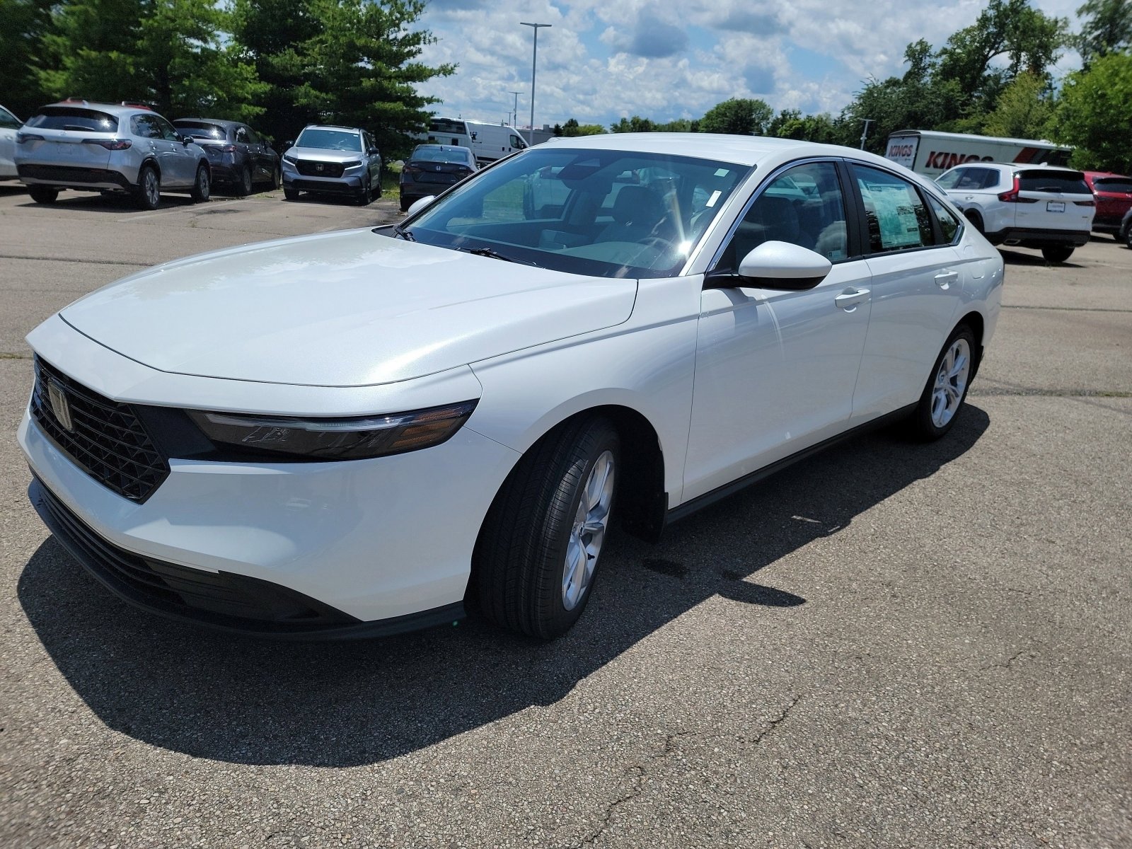 2025 Honda Accord LX photo 3