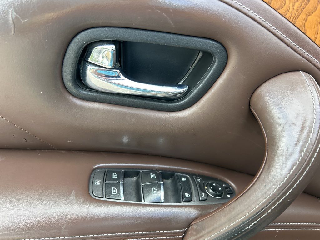 2016 Infiniti QX80 Limited photo 11