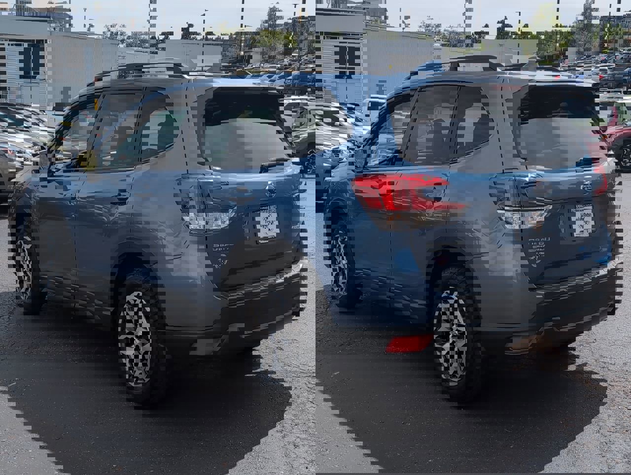 2020 Subaru Forester Premium photo 5