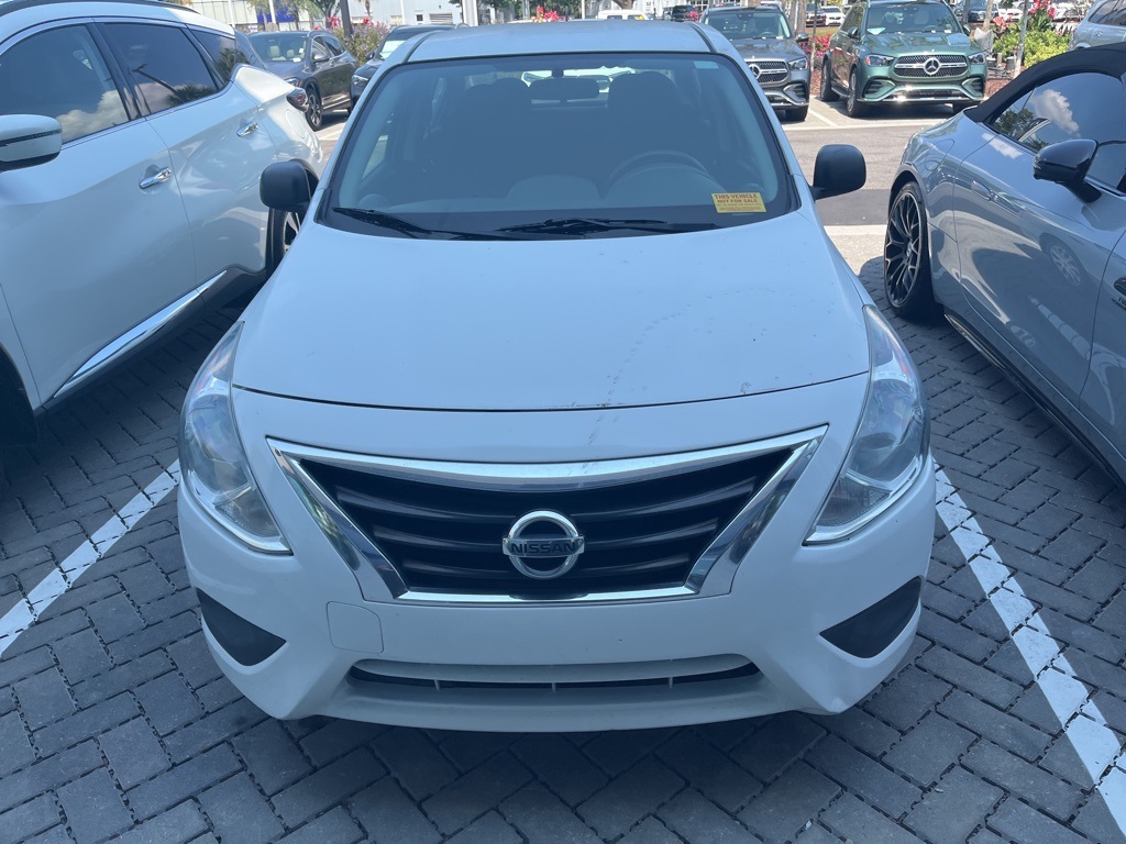 2015 Nissan Versa 1.6 Plus photo 3
