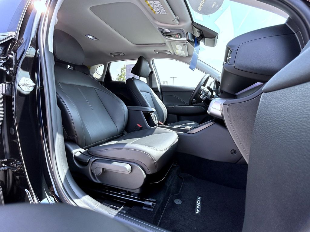 2025 Hyundai Kona Limited photo 16
