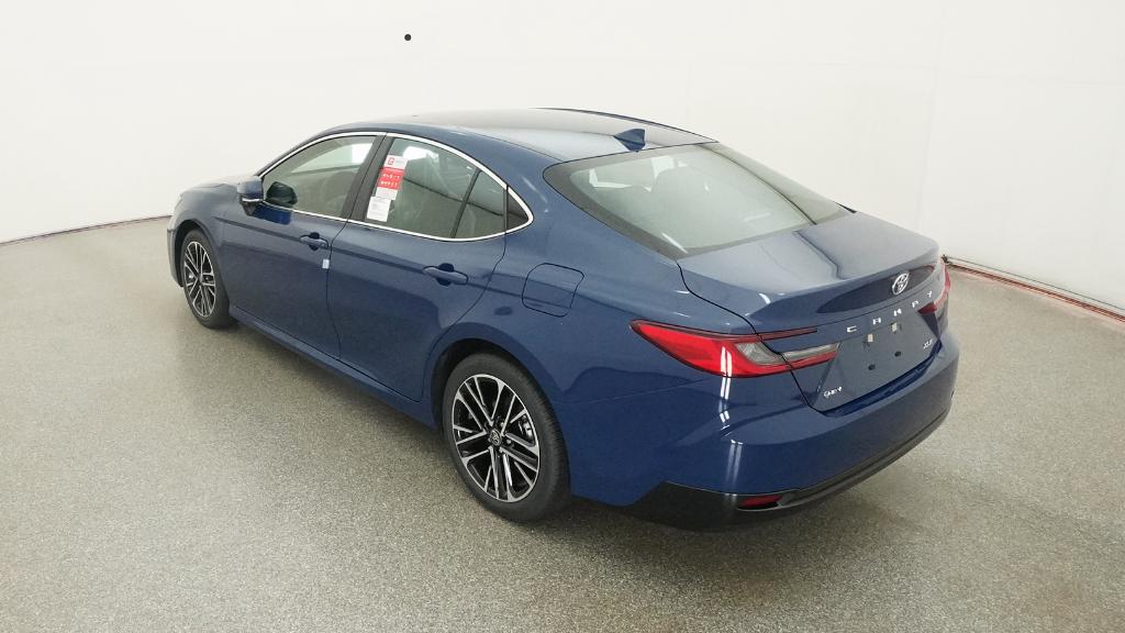 2025 Toyota Camry XLE photo 14