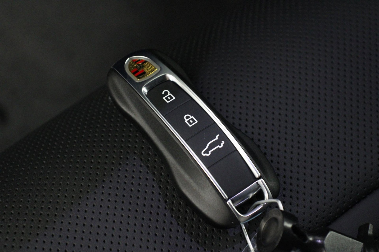 2026 Porsche Cayenne GTS photo 23