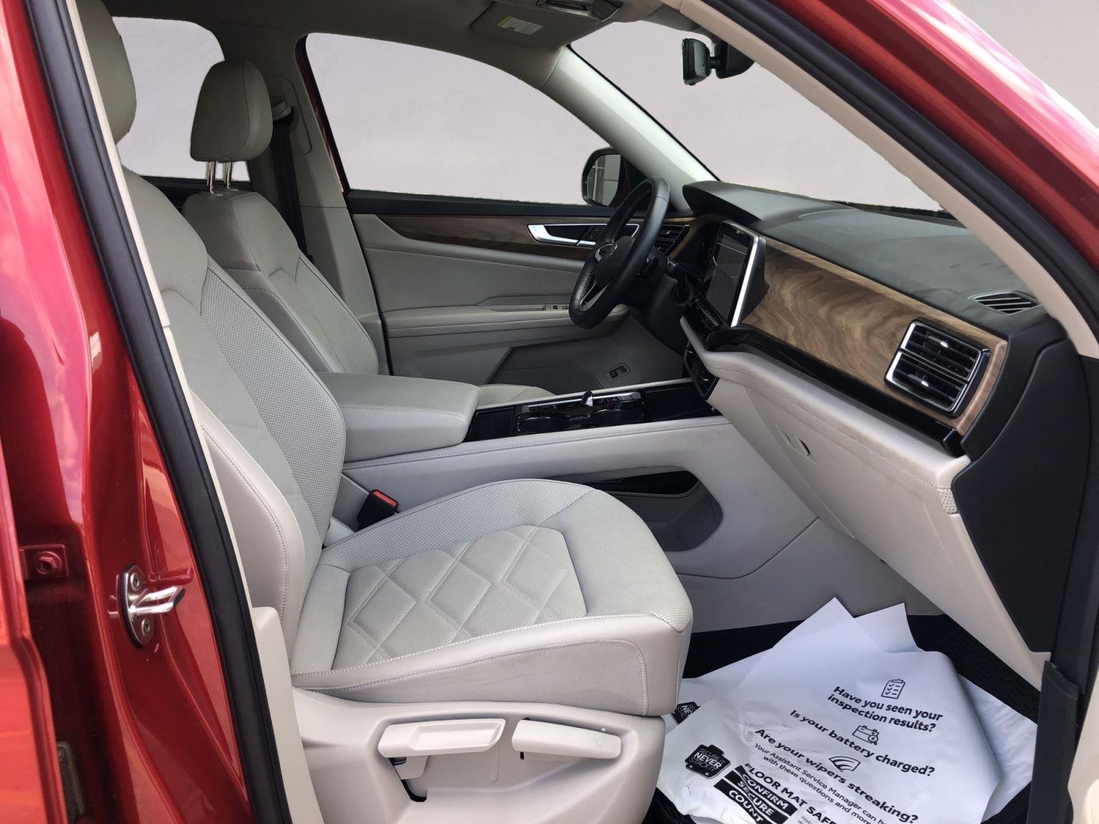 2024 Volkswagen Atlas SE Technology photo 13