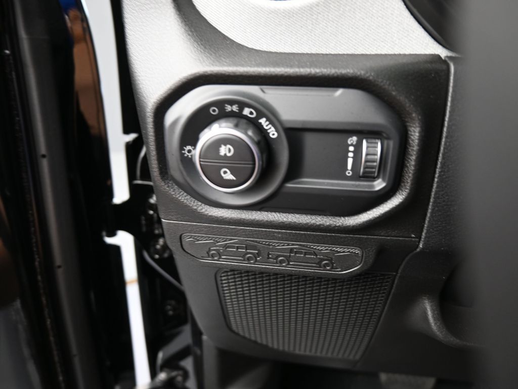 2025 Jeep Gladiator Sport S photo 24