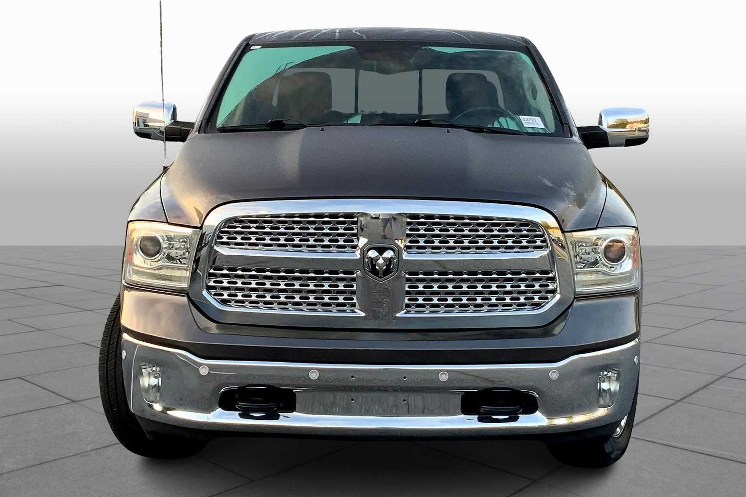 2016 Ram 1500 Laramie photo 3