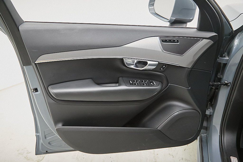 2023 VOLVO XC90 - Image 10